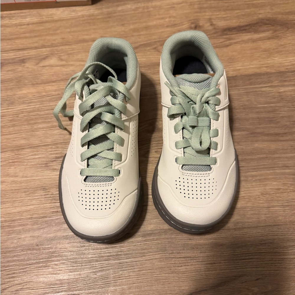 Brand New Shimano Women’s Bike Shoes
